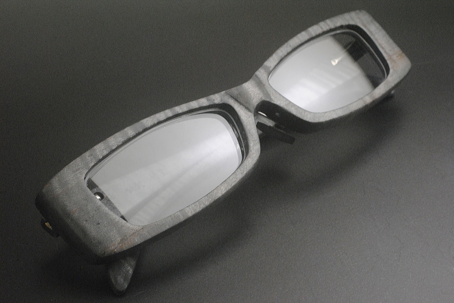 楓（縮み杢）製オーダメイドメガネの写真