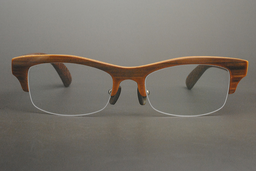 オーダーメイド眼鏡フレーム　鉄刀木フレームの写真2