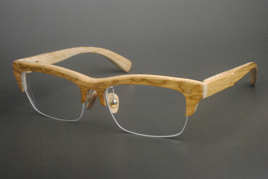 竹製オーダメイドメガネの写真