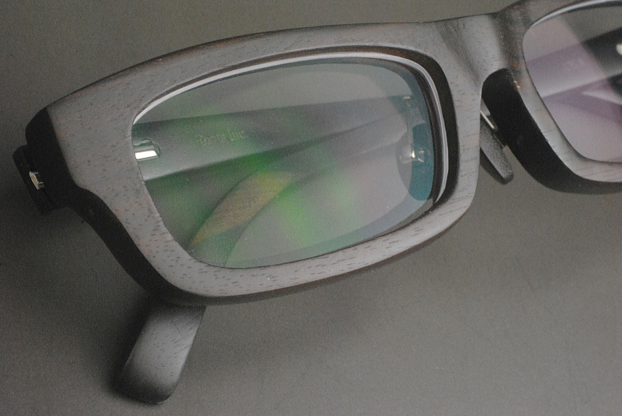 黒檀製オーダメイドメガネの写真