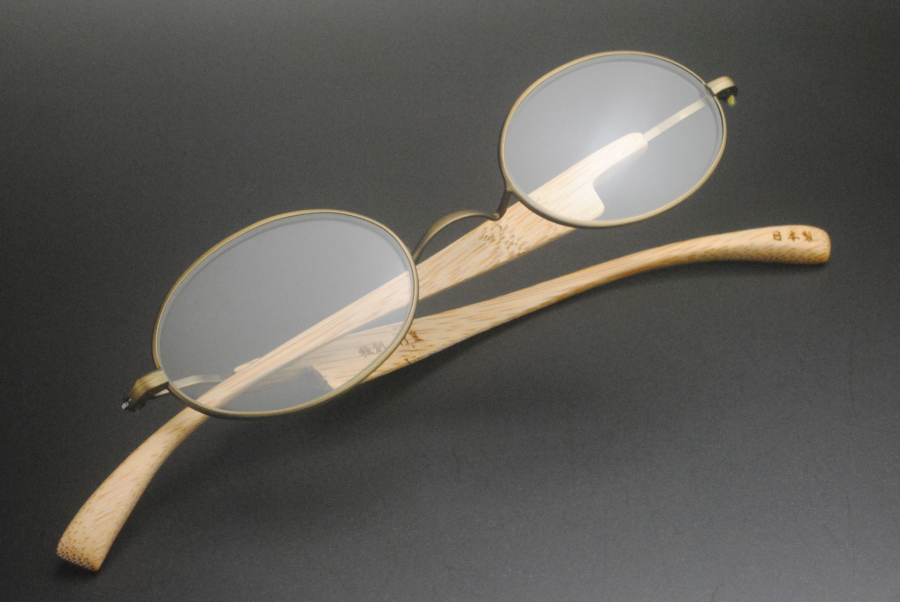オーダーメイド眼鏡フレーム　竹製フレームの写真