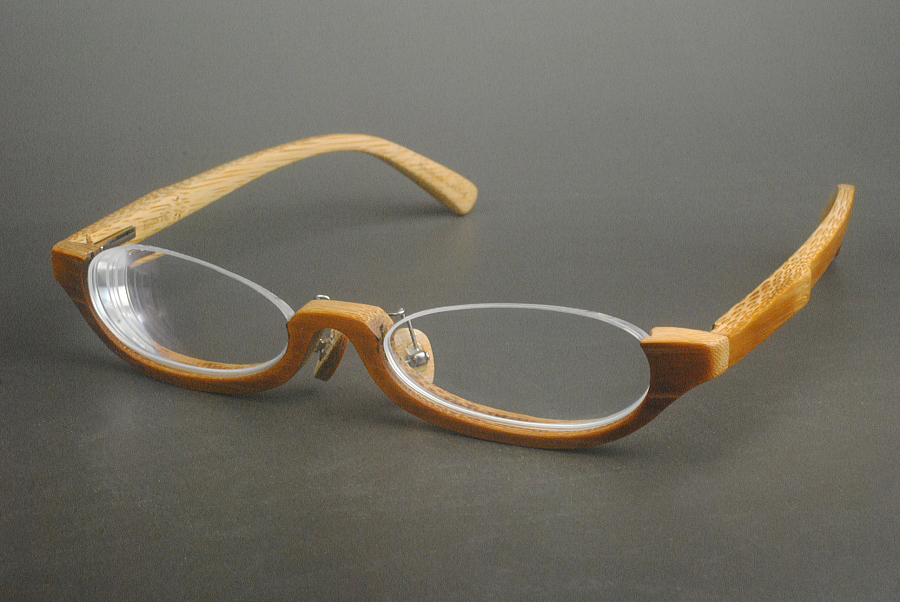オーダーメイド眼鏡フレーム　晒竹フレームの写真