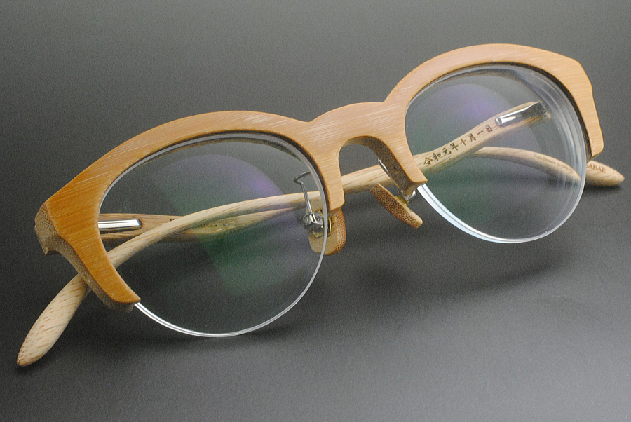 竹製オーダメイドメガネの写真